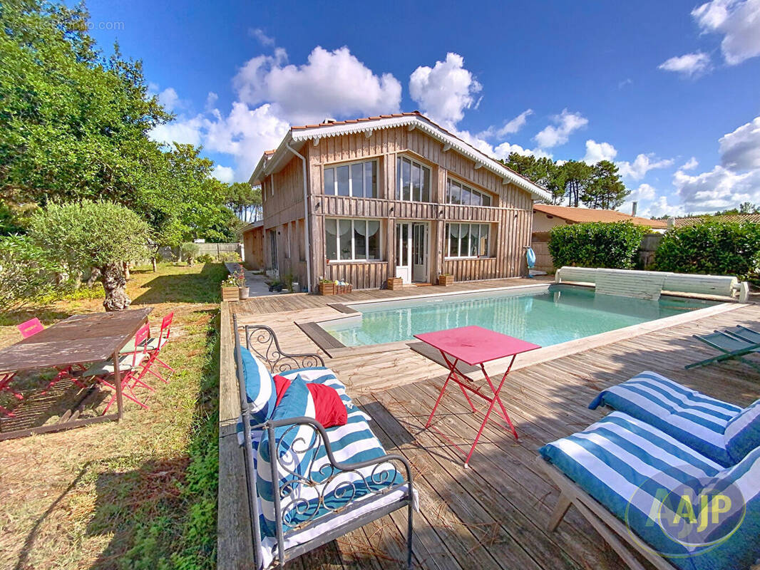 Maison à ARES