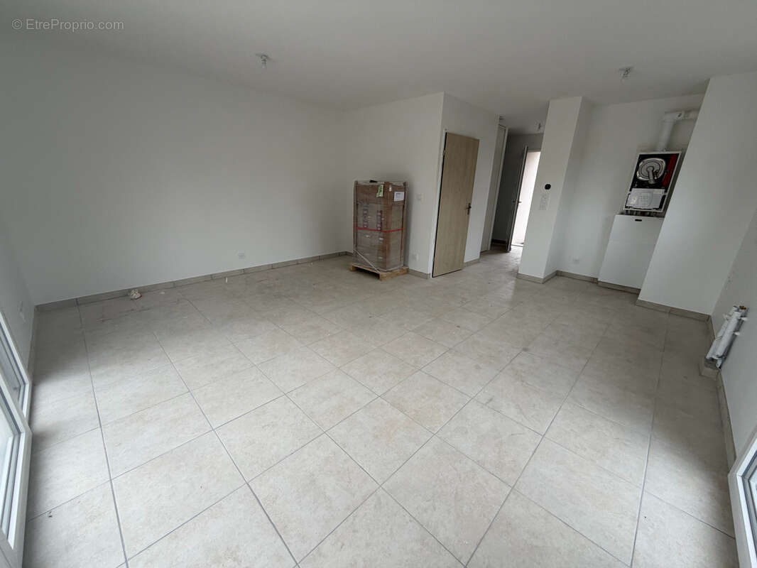 Maison à SAINT-JEAN-D'ILLAC