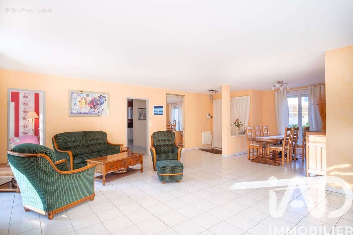 Photo 8 - Maison à CLAYE-SOUILLY