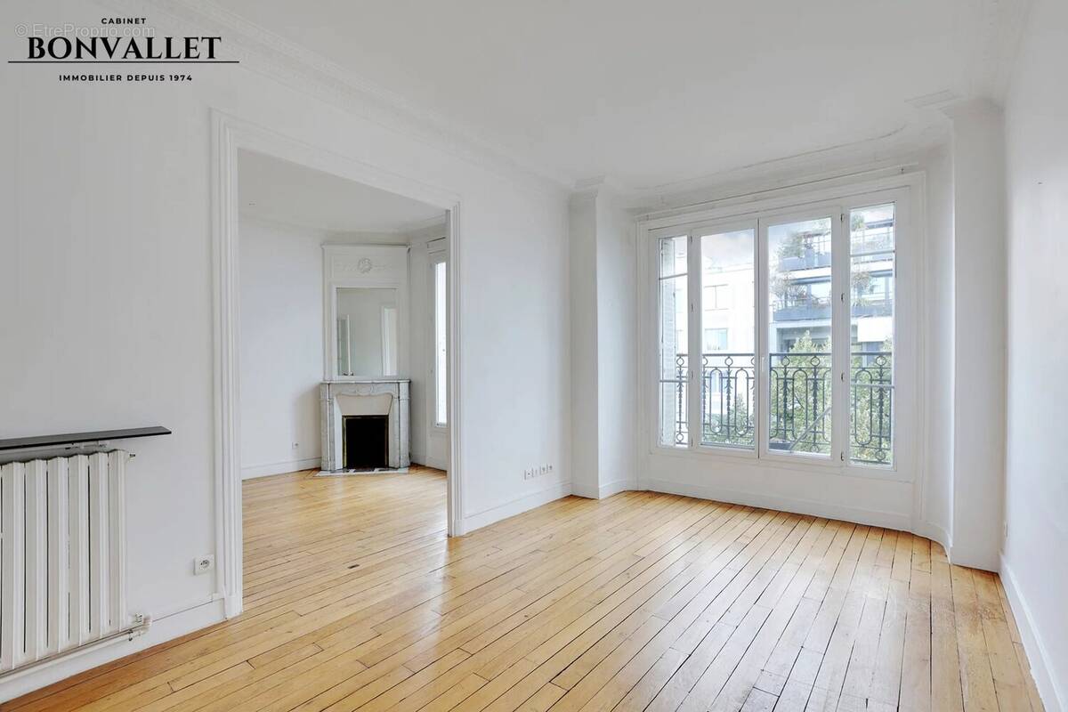 Appartement à PARIS-15E