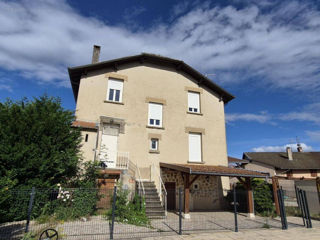 Maison à SAINT-PAUL-DE-VARAX