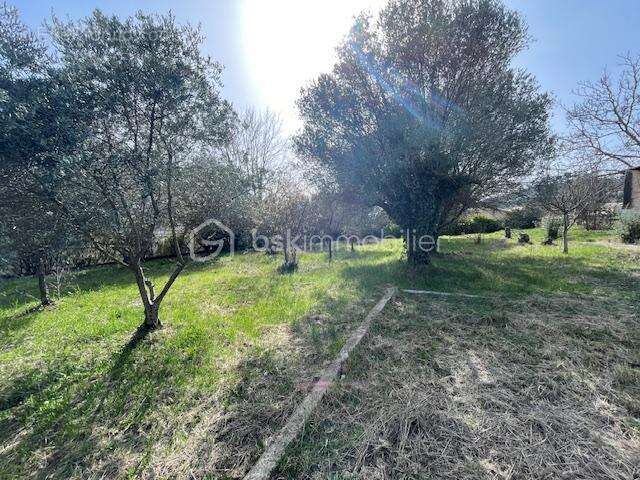 Terrain à VILLENEUVE