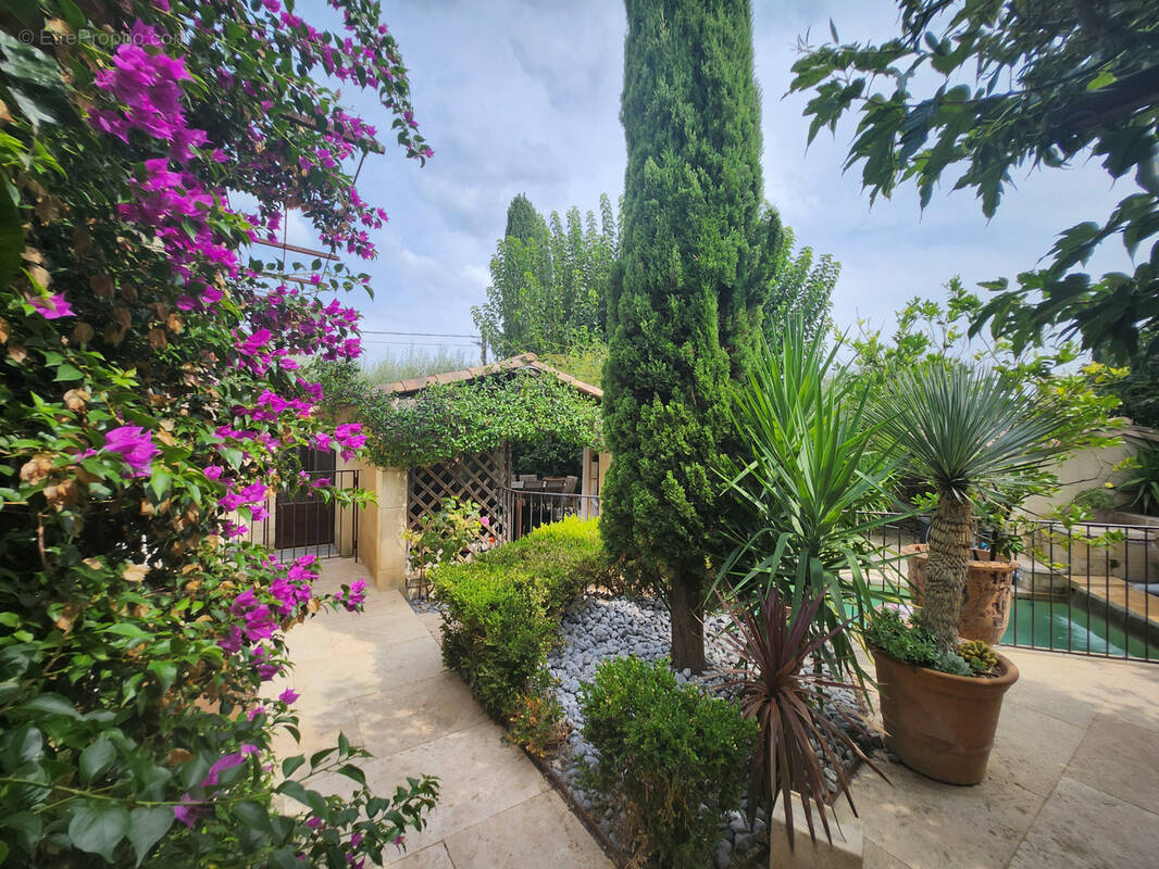 Maison à UZES