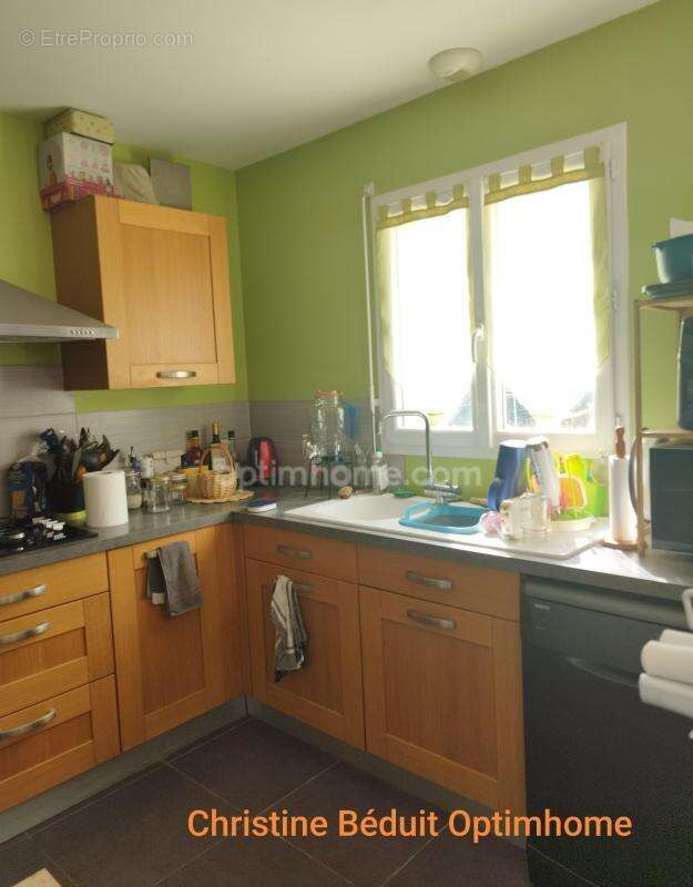 Charente, Châteauneuf, à Birac, maison plain-pied 93 m², 4 chambres, terrain de 1360 m² - photo 5