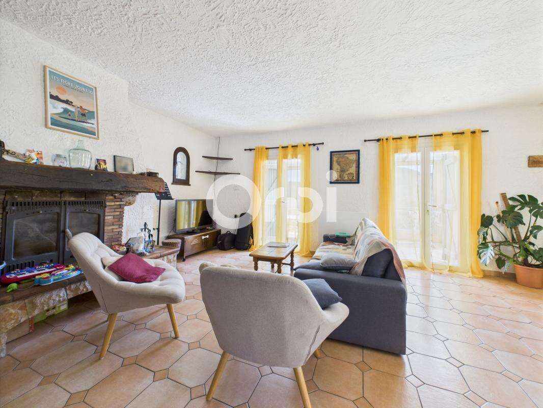 Maison à LES ADRETS-DE-L&#039;ESTEREL