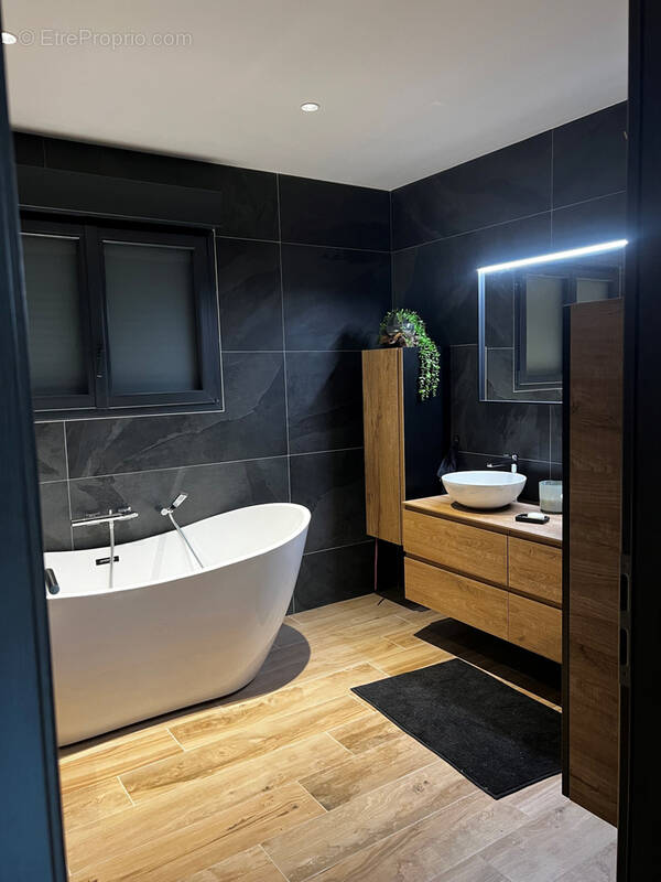 Maison plain-pied - 100 m2- 3 chambres - xermamenil - photo 8