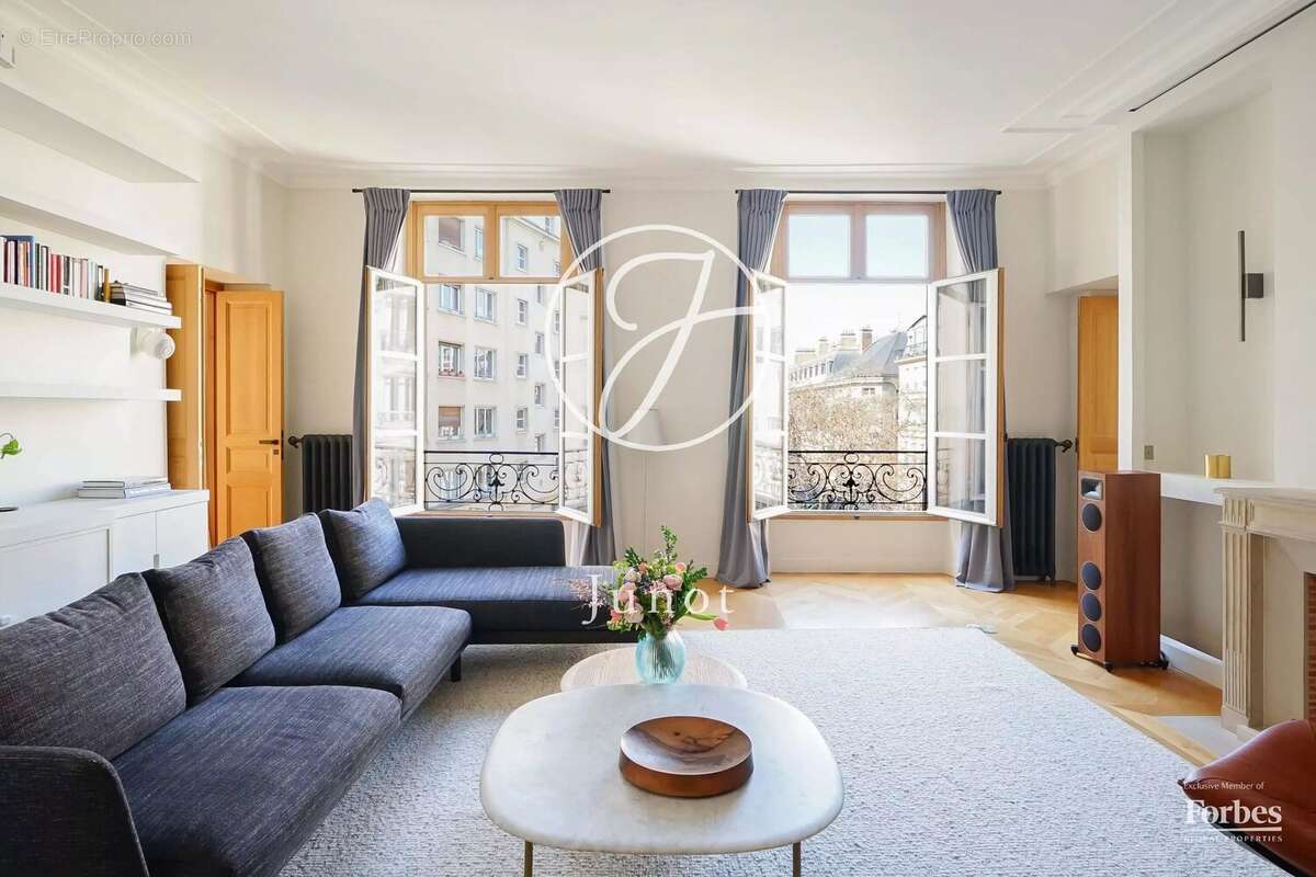 Appartement à PARIS-5E