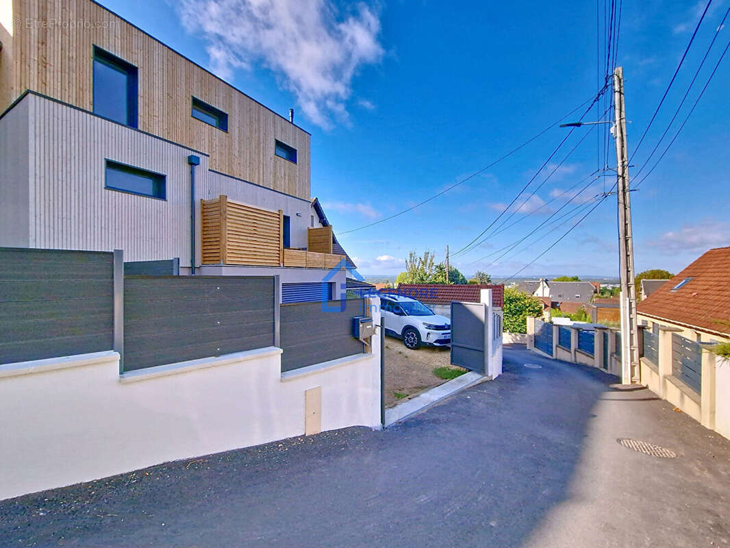 Maison à MONTIGNY-LES-CORMEILLES