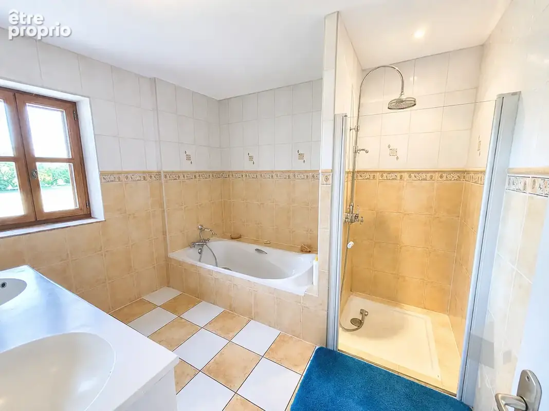 CHAROLS, propriété de 365 m2 sur un terrain 2 hectares - photo 14