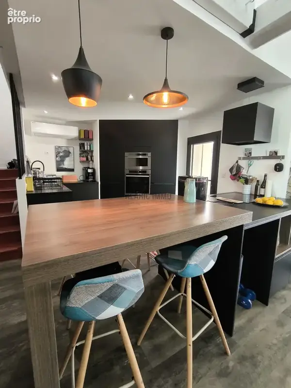 Superbe maison de charme avec double garage, terrasses, cave à vin... - photo 13