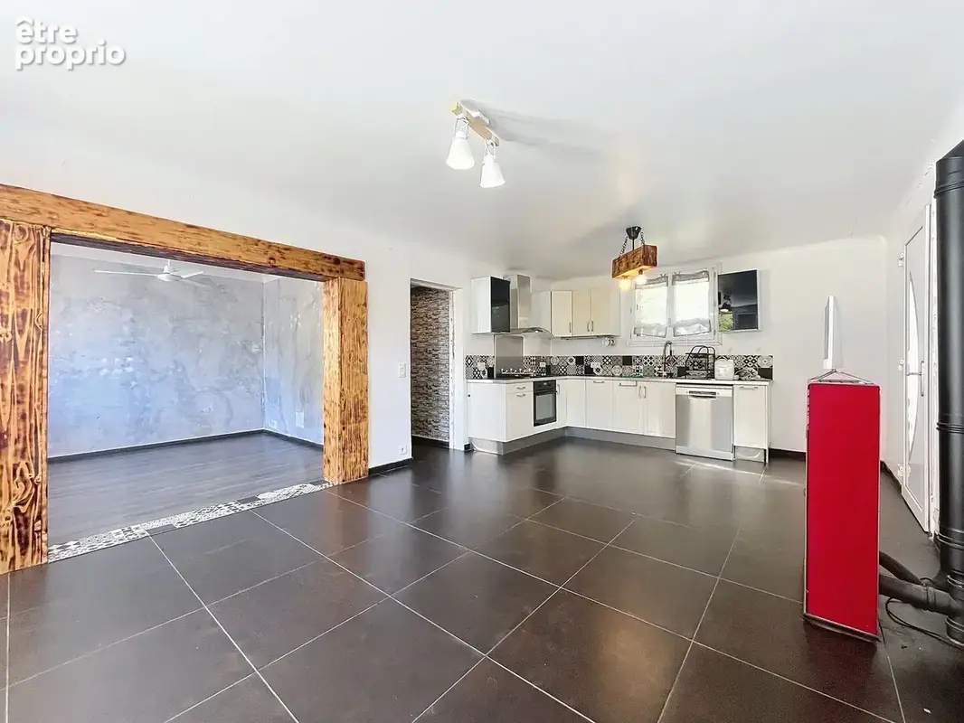 Villa Mitoyenne + Studio Indépendant et Terrain de 1200m2 à Bancairon - photo 4