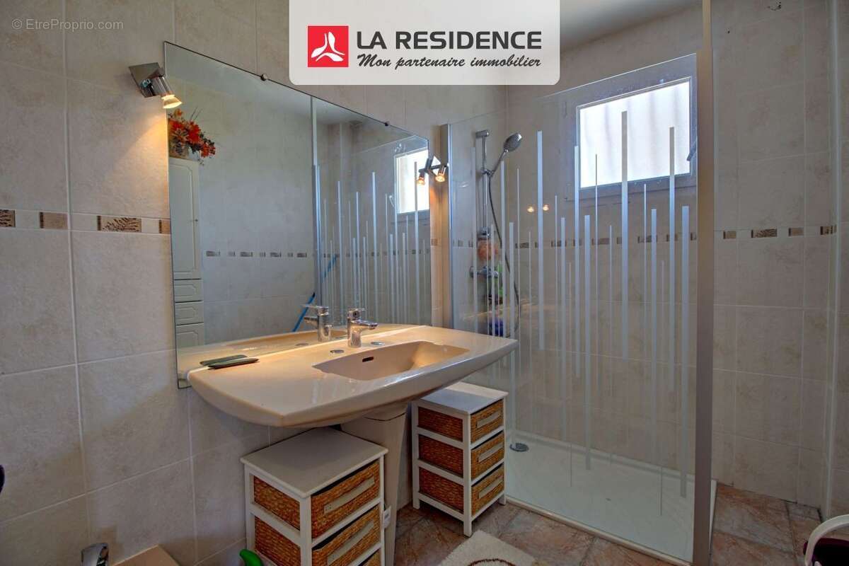 Maison à COURCELLES-SUR-SEINE