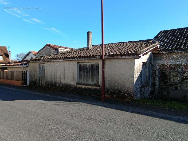 Commerce à LE PIZOU