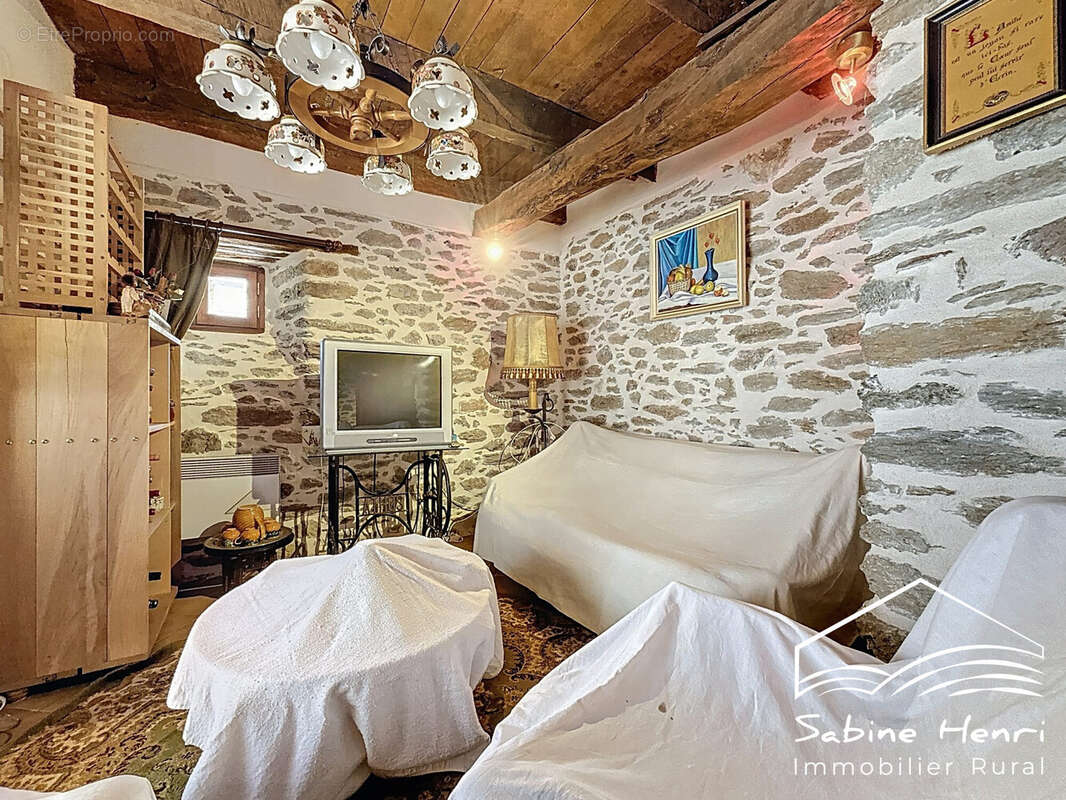 Maison à LA SALVETAT-PEYRALES