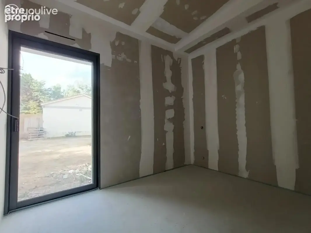 Maison aux beaux volumes en lisière de forêt – Terrain de 649 m² et dépendance en lisière de forêt - photo 6