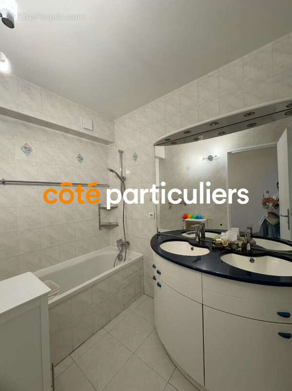 Appartement à PARIS-19E