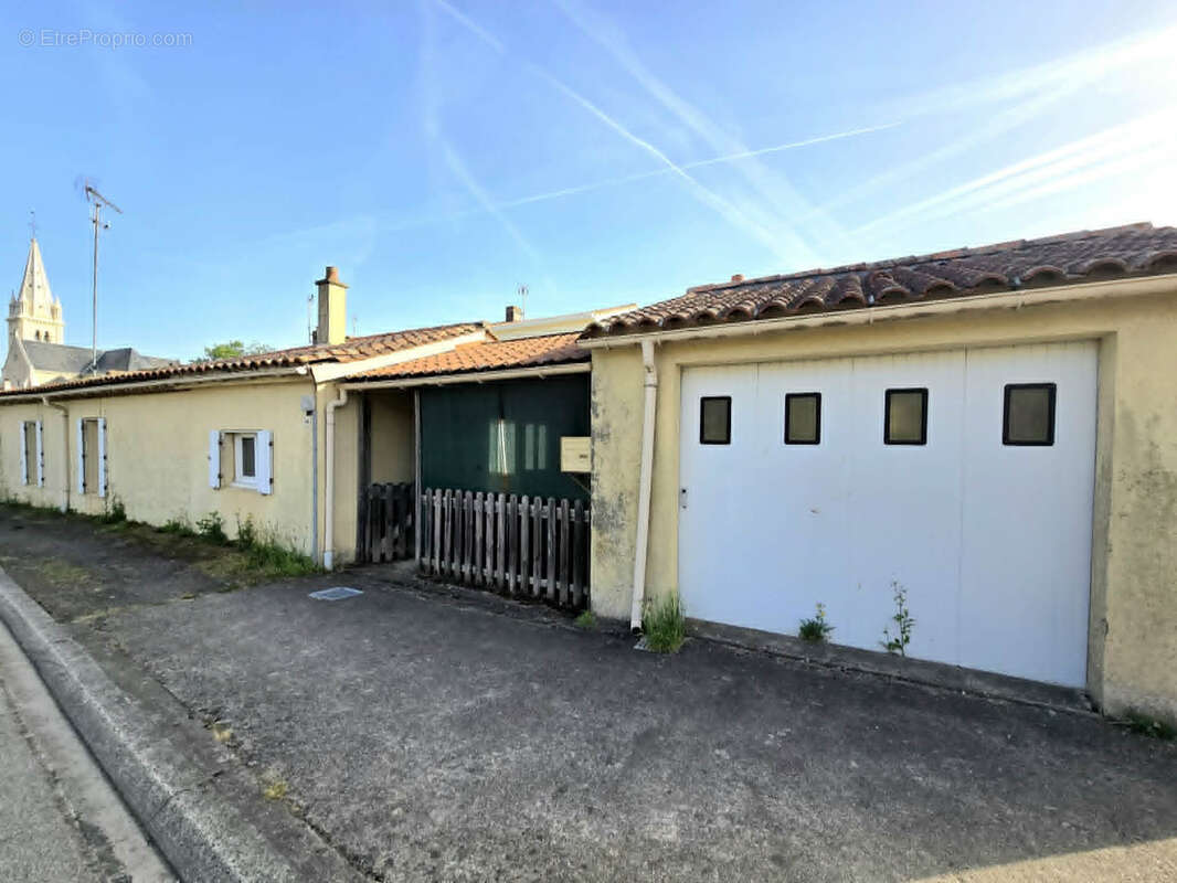 Maison à SAINTE-FLORENCE