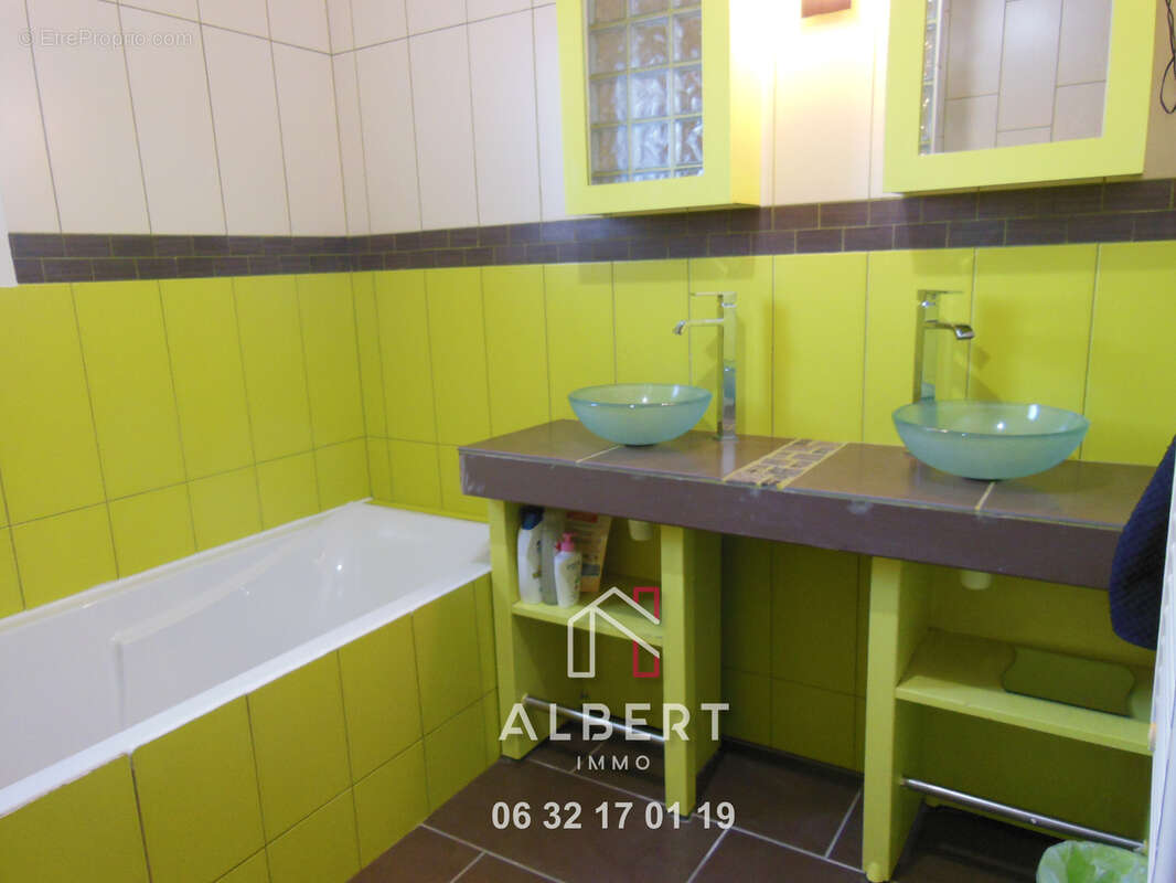 Maison à AMBILLOU-CHATEAU