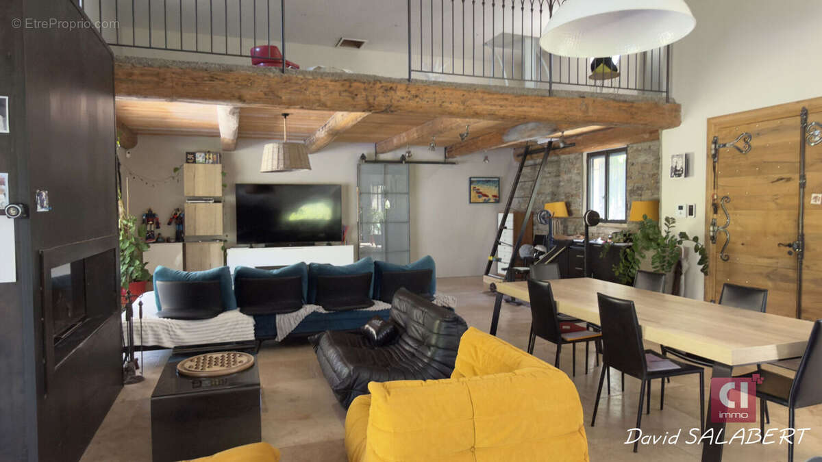 Le Thoronet - Propriété de 195 m² avec vaste réception, dépendance et sous-sol - photo 4