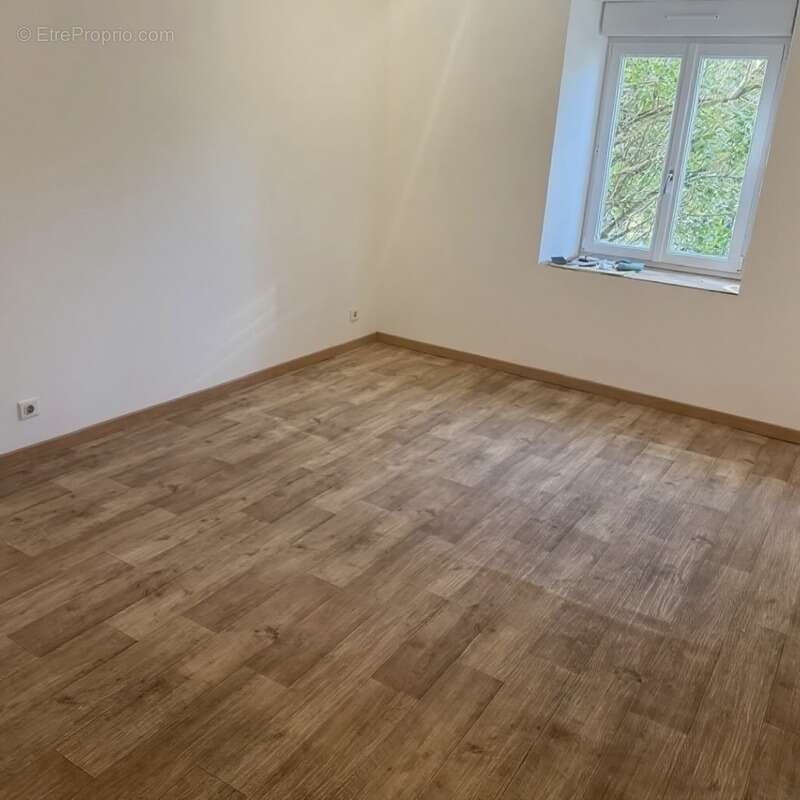 Maison à CONTREXEVILLE