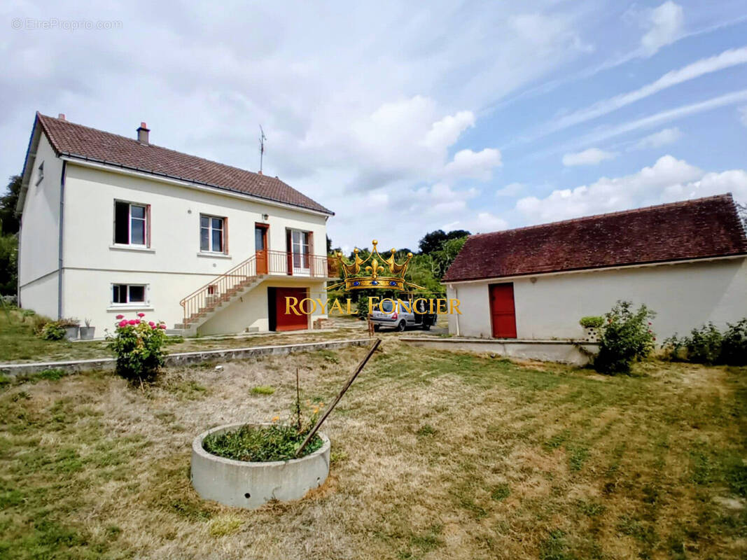 Pavillon indépendant de 118 m2 sur sous sol complet, avec un garage indépendant  - Maison à PREUILLY-SUR-CLAISE