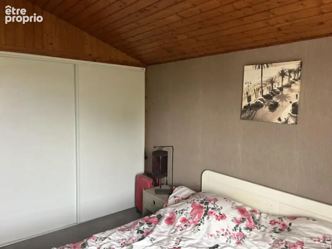 Appartement lumineux en duplex 2 chambres et grande mezzanine dans résidence arborée et sécurisée avec piscine - photo 9