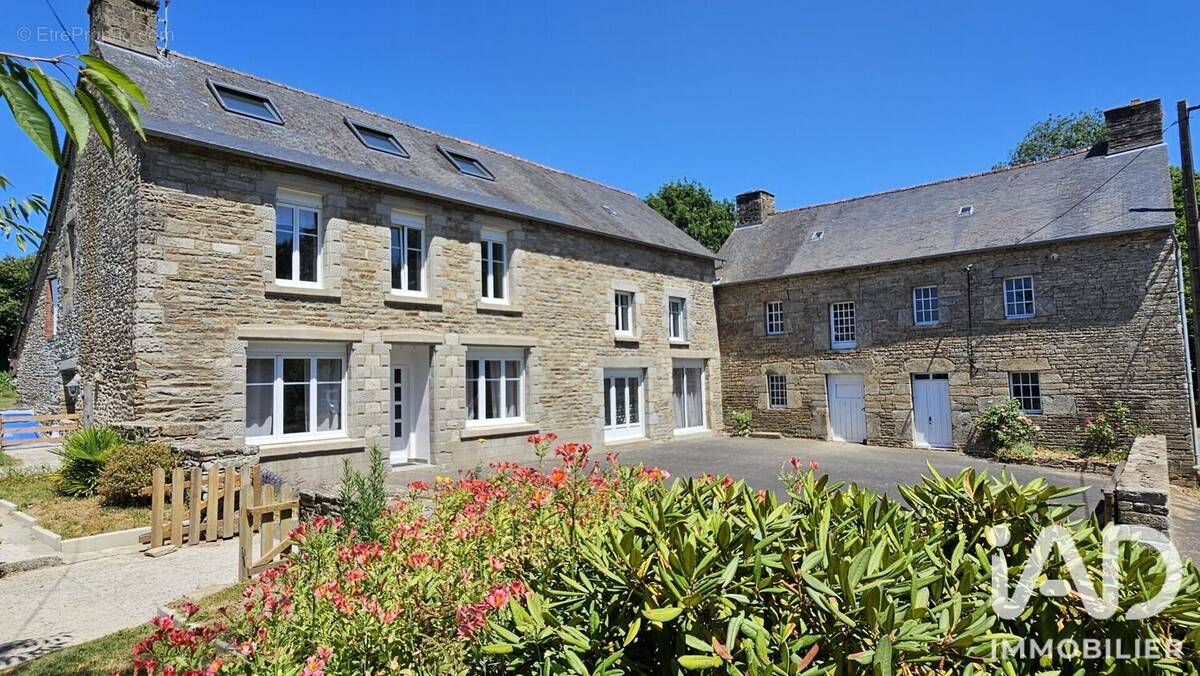 Photo 1 - Maison à PLOUGUENAST