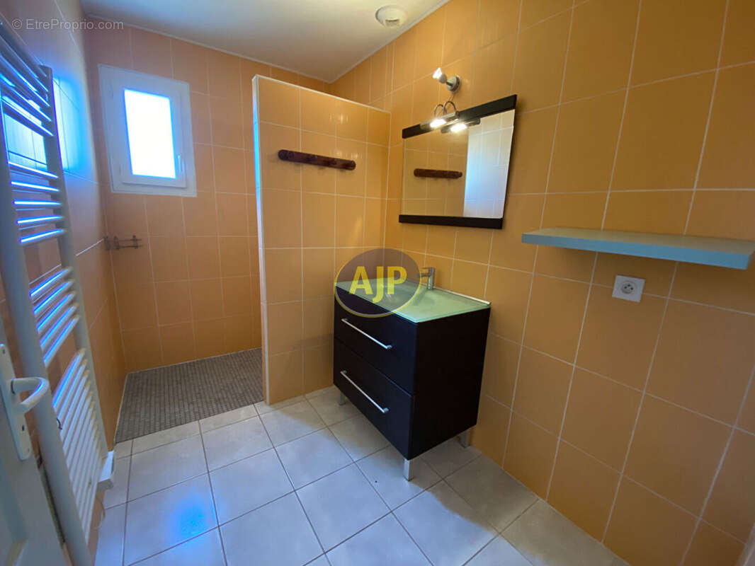 VENDAYS bourg Maison  4 pièce(s) - photo 6