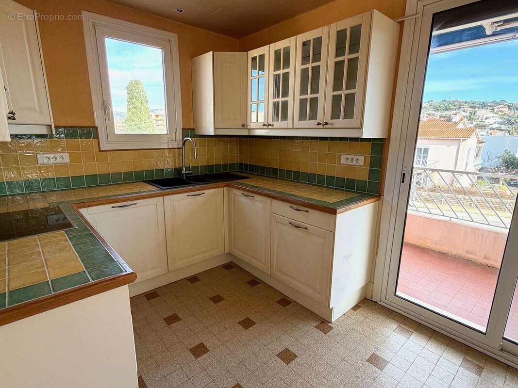 Appartement à SIX-FOURS-LES-PLAGES