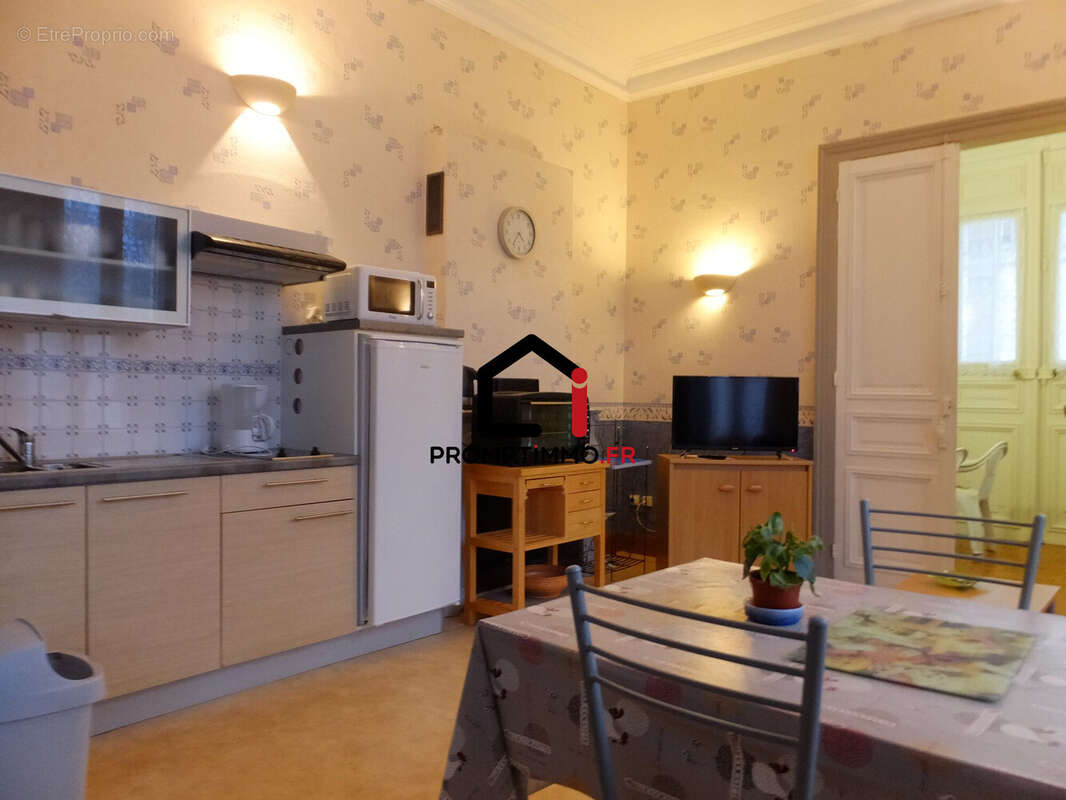 Appartement 331 m² à Neris-Les-Bains  - photo 8