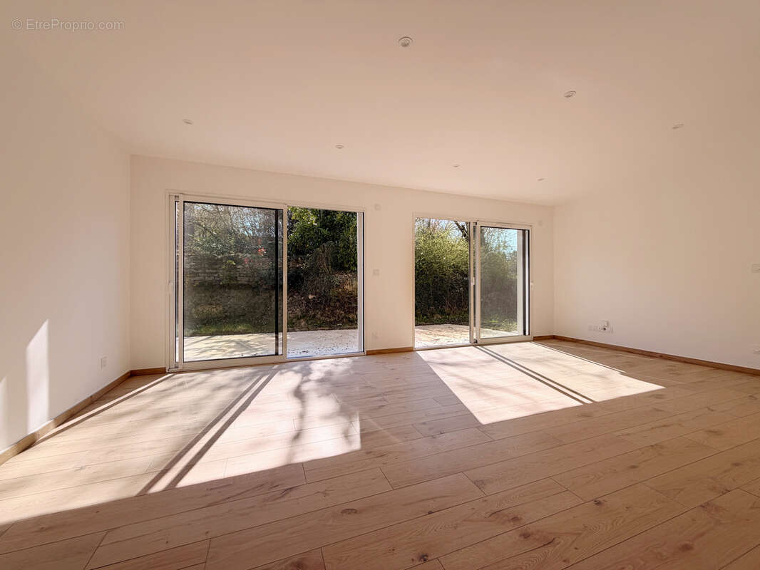 Maison à SEREZIN-DE-LA-TOUR