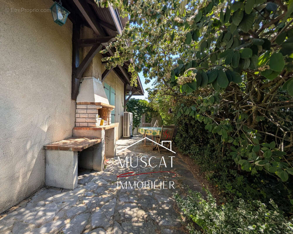 Maison à BONNEFAMILLE