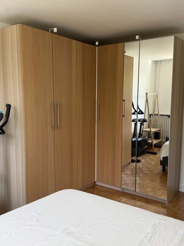 Bougival — Appartement T3/T4 - Refait à neuf -  Résidence avec PISCINE -DPE : C / C - photo 9