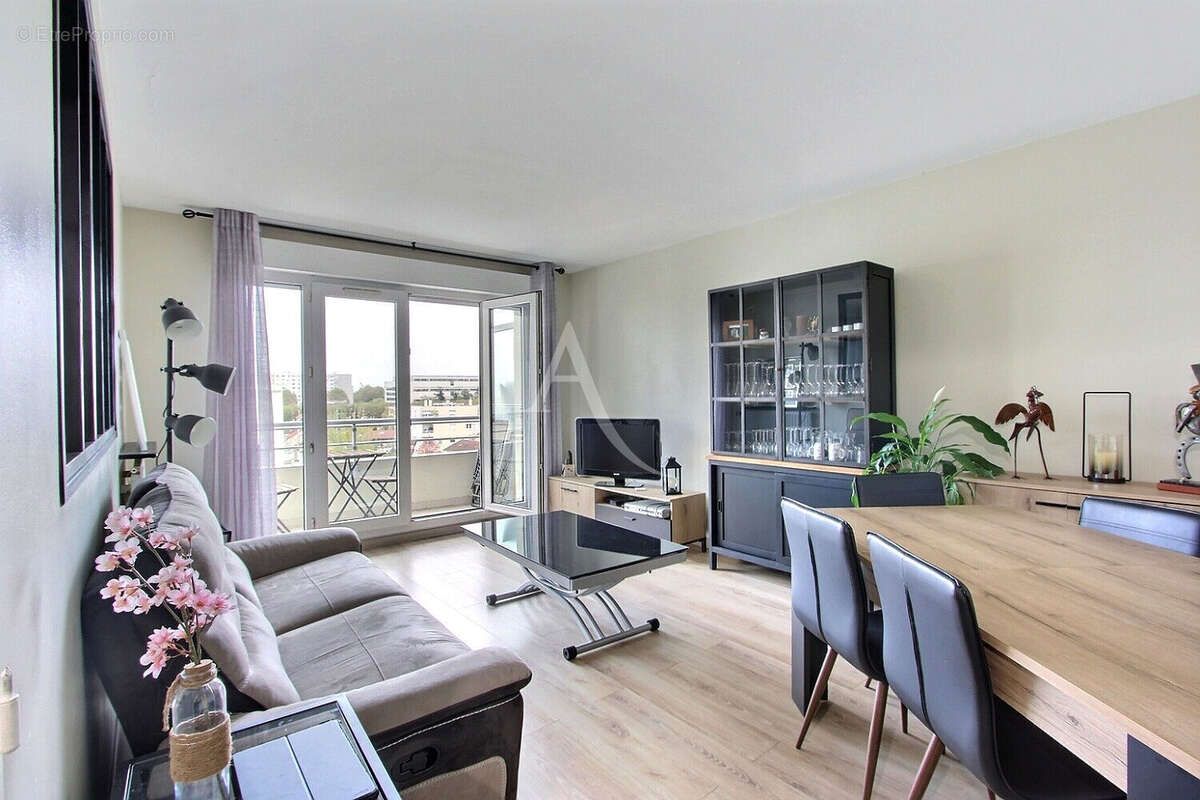 Appartement à VILLENEUVE-LA-GARENNE