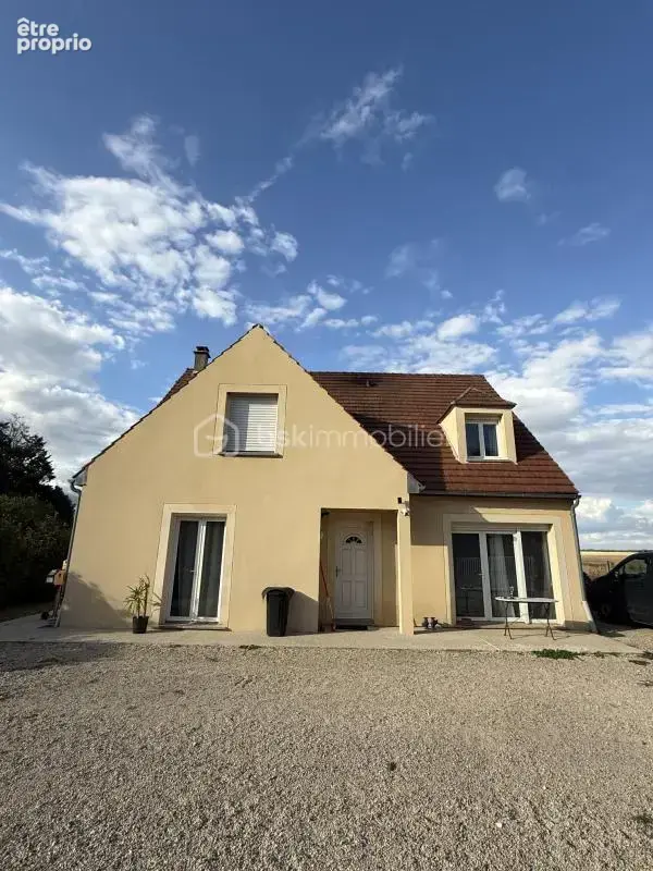 Maison à EGREVILLE
