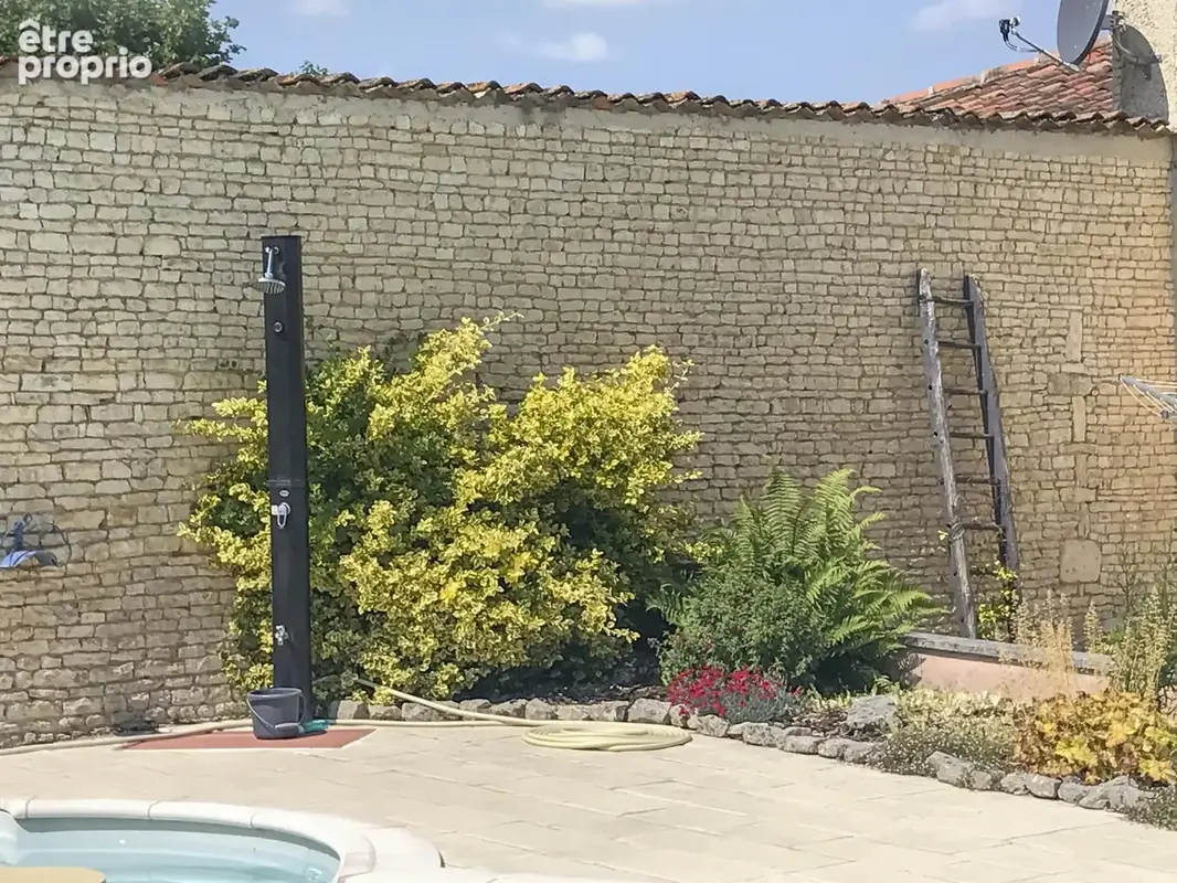 Jolie maison en pierre avec piscine au cœur du village - photo 24