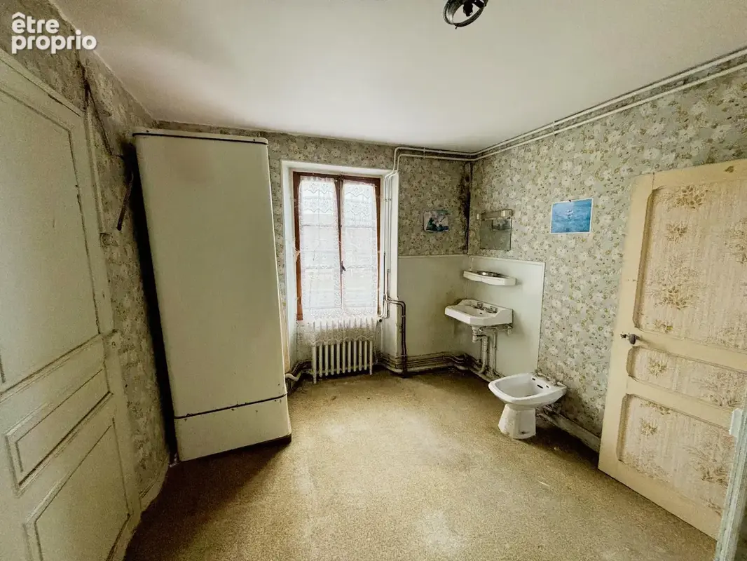 Ancien hôtel-restaurant à fort potentiel au cœur de la France - photo 7