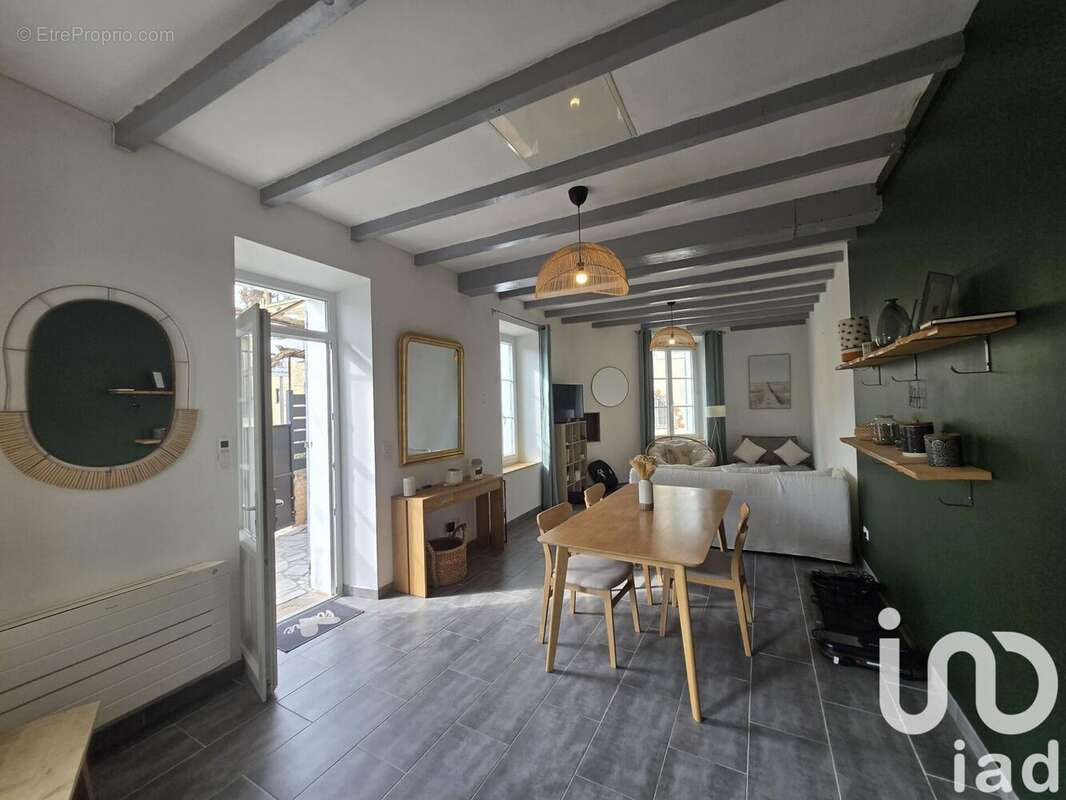 Photo 2 - Maison à LA MOTTE-D'AIGUES