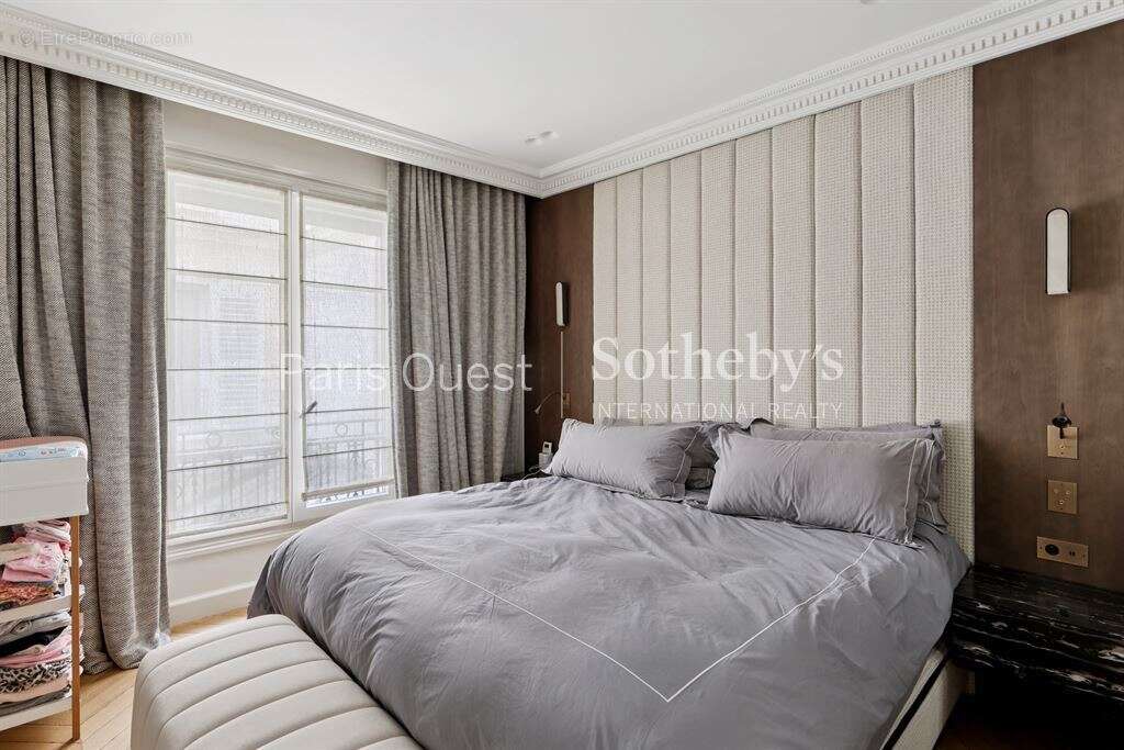 Appartement à NEUILLY-SUR-SEINE