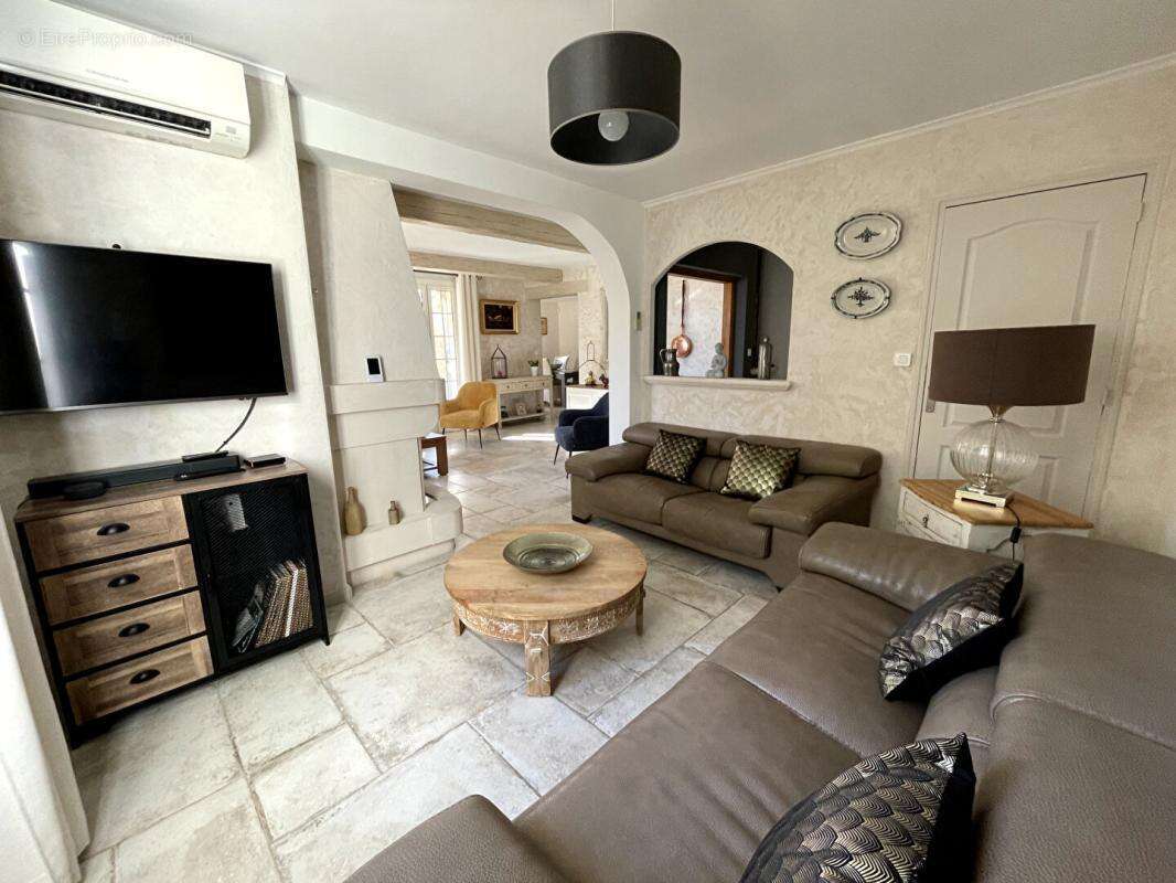 Maison à SAINT-SATURNIN-LES-APT