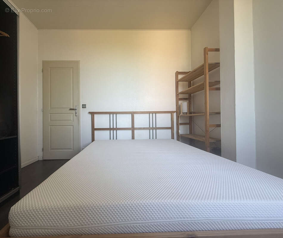 Appartement à LA CRAU