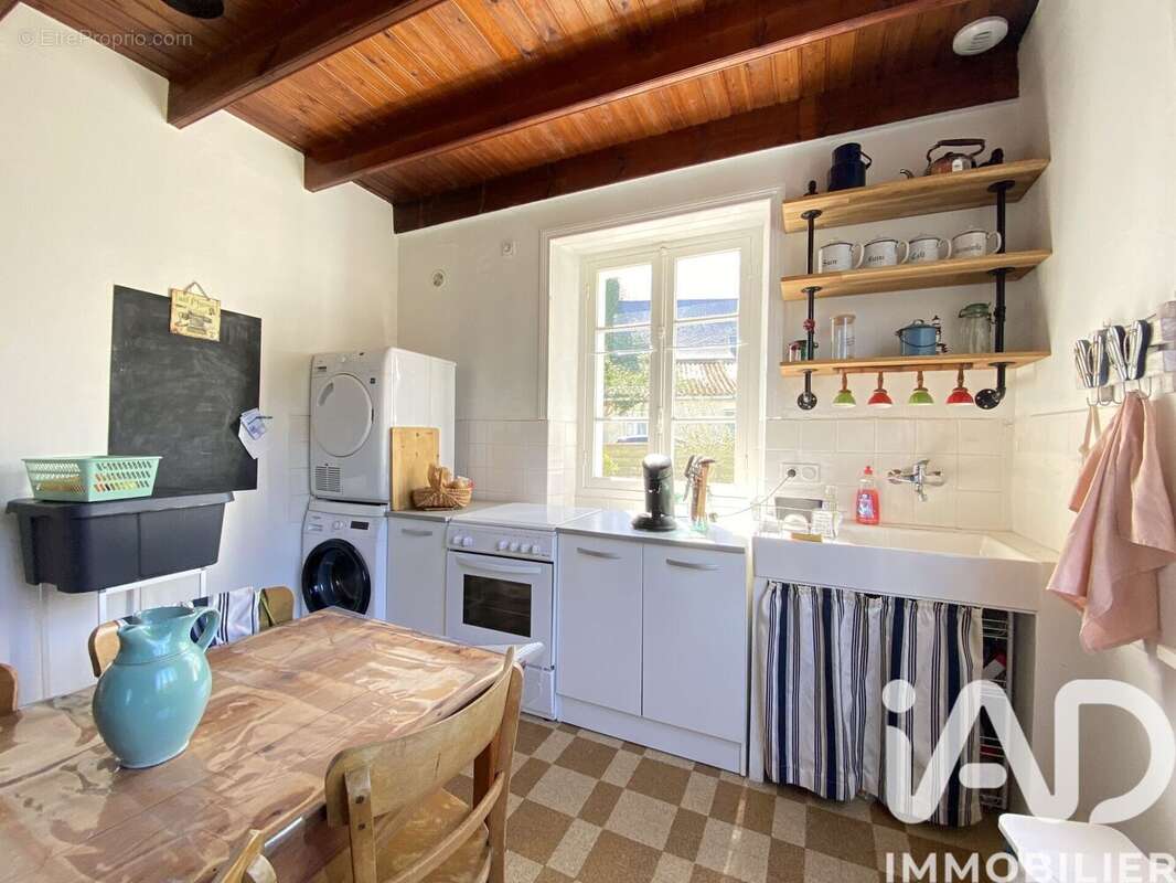 Maison 95 m² à Saint-Jean-Du-Doigt  - photo 4
