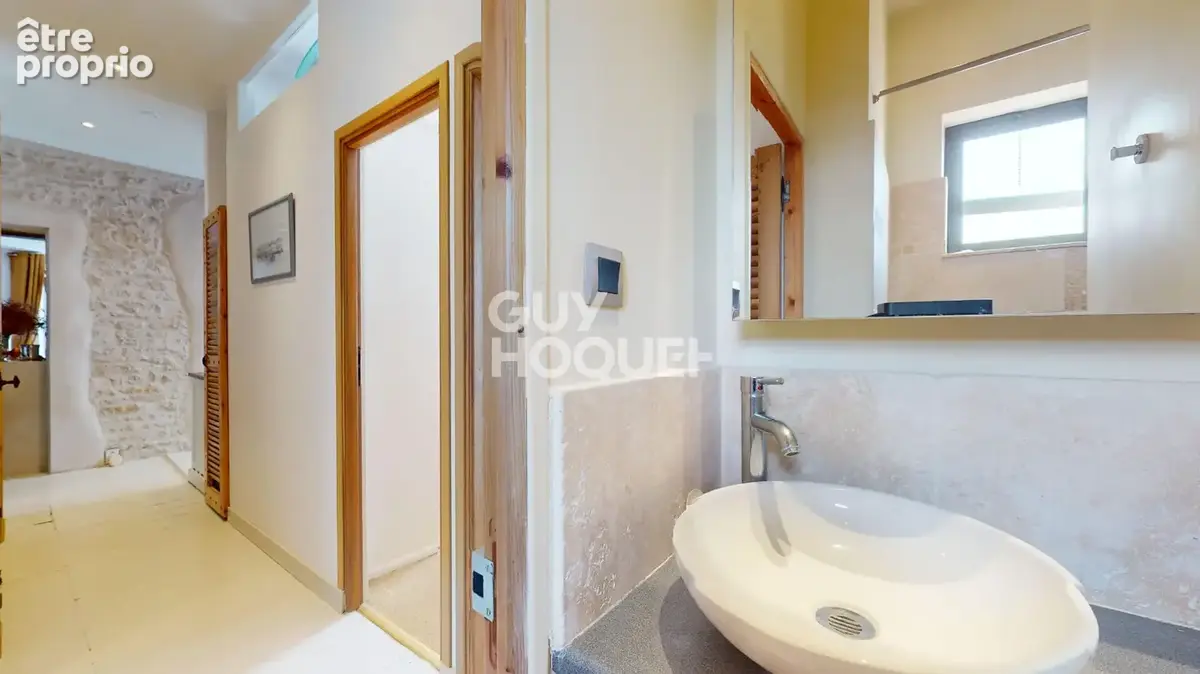 Appartement de charme avec vue sur le port et potentiel mixte ? Ars-en-Ré - photo 4
