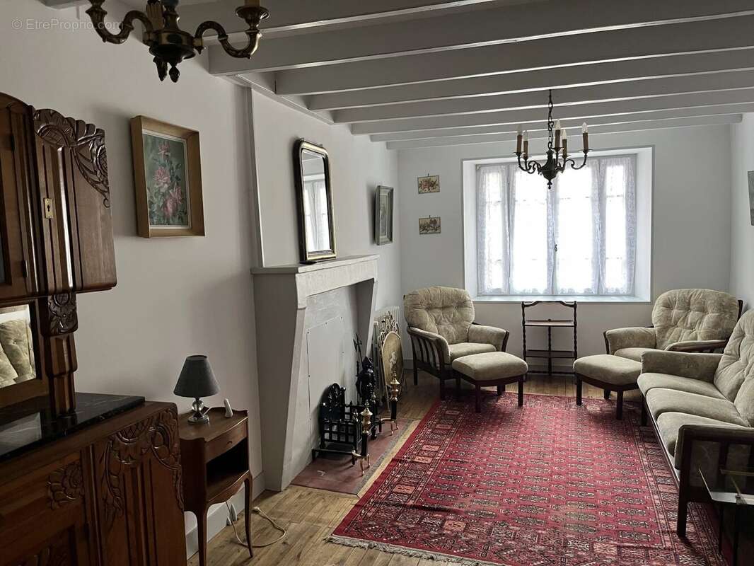 Une maison de village pratique - pour investir ou vivre - photo 2