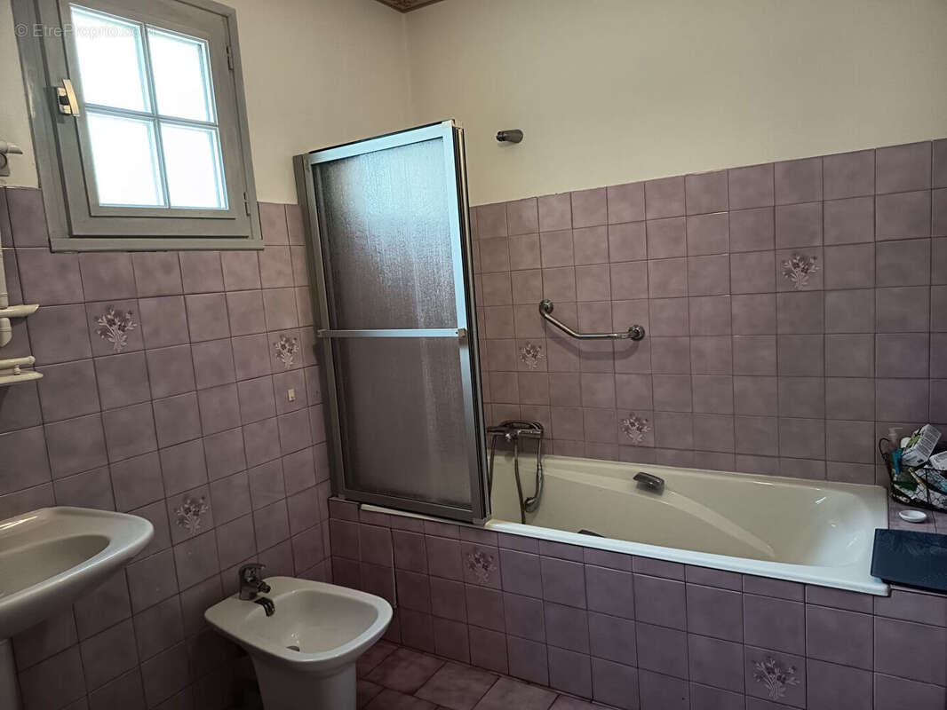 Maison à SAINTE-GEMMES-D'ANDIGNE