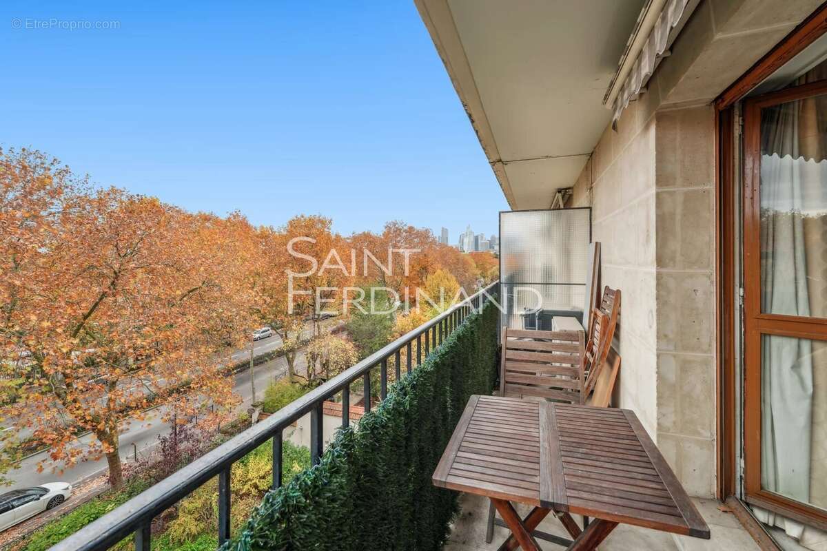 Appartement à NEUILLY-SUR-SEINE