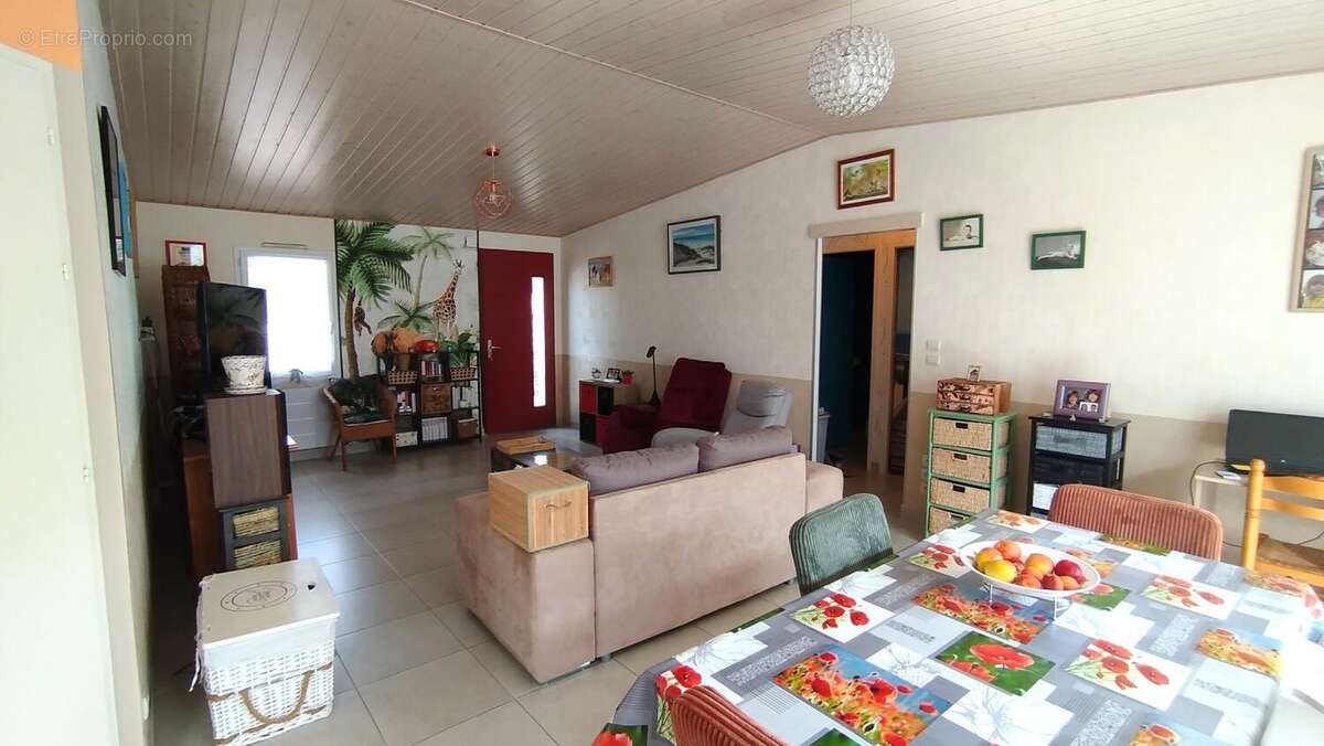 Maison 77 m² à Saint-Reverend  - photo 7