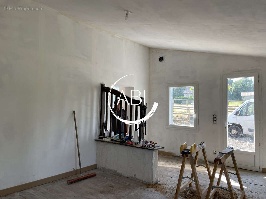 Maison à LE MENIL-DE-BRIOUZE