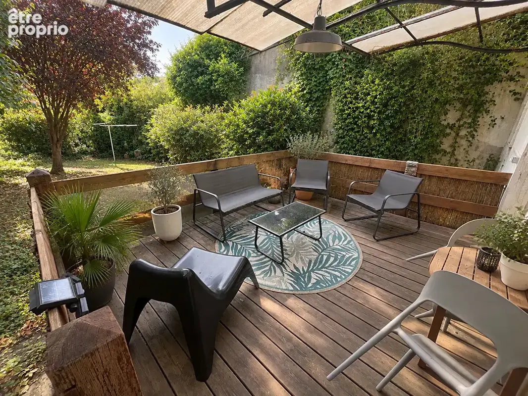 BAS CENON - Echoppe en pierre 3 pièces de 85 m² avec jardin de 294m² - photo 8
