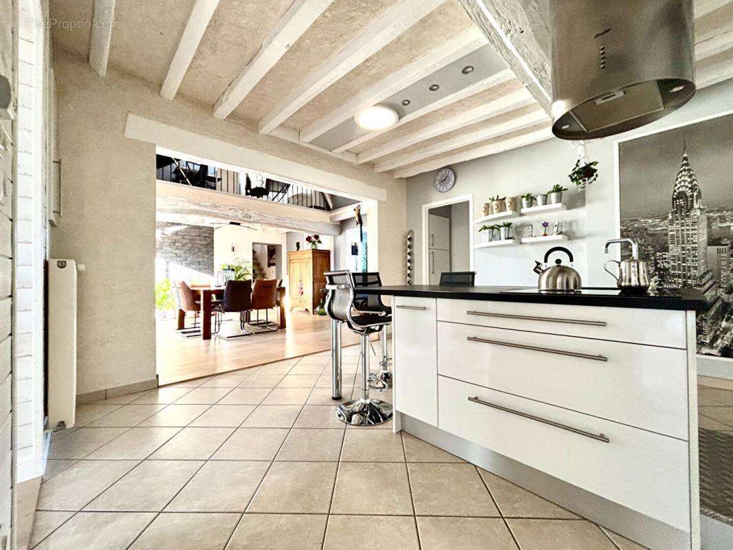 Maison 7 pièce(s) 175 m2 avec piscine - photo 11